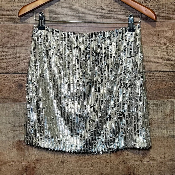 By Together Silver Sequined Mini Skirt size Small concert party wedding holiday - Picture 1 of 9